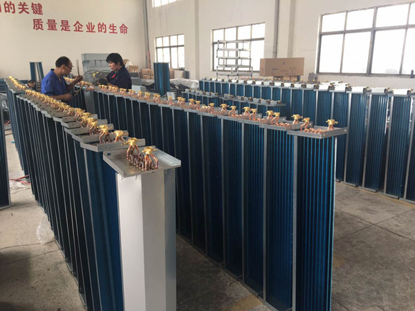 揚(yáng)子江空調(diào)風(fēng)機(jī)盤管（表冷器）生產(chǎn)現(xiàn)場